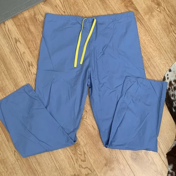 Scrub Set - Picture 3 of 4